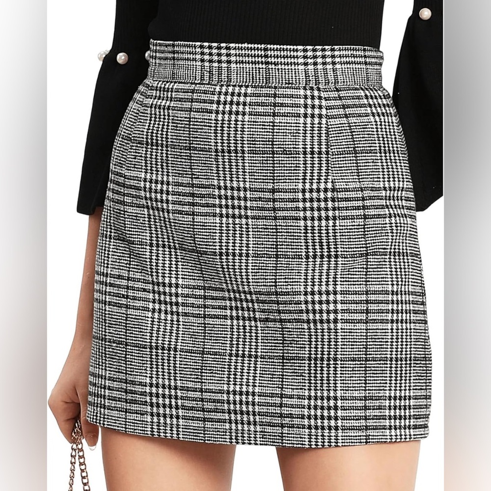 Classic Black and White Plaid Skirt